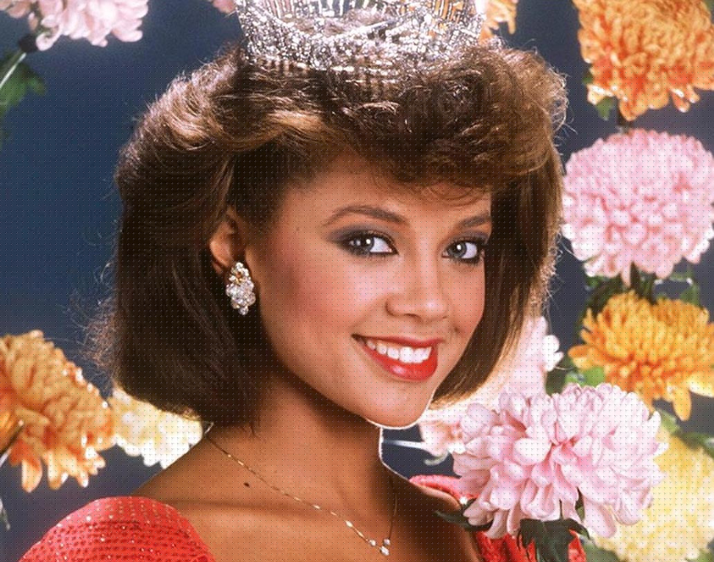 ভেনেসা উইলিয়ামস,মিস আমেরিকা ১৯৮৪: ভেনেসা উইলিয়ামস ছিলেন প্রথম আফ্রিকান বংশোদ্ভূত আমেরিকান, যিনি ১৯৮৪ সালে মিস আমেরিকা খেতাব পেয়েছিলেন। মিস আমেরিকা খেতাব জয়ের কয়েক মাস পর, একটি পত্রিকায় তাঁর নগ্ন ছবি প্রকাশিত হয়। এ ঘটনার পরই তাঁর মুকুট কেড়ে নেওয়া হয়।