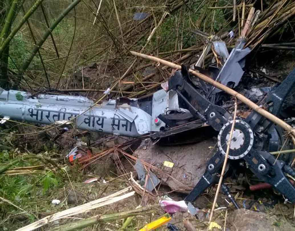 ২০১০ সালের নভেম্বরে তাওয়াং থেকে বমডিলা যাওয়ার পথে বায়ুসেনার চপার ভেঙে ১১ জন বায়ুসেনা অফিসার ও এক আর্মি অফিসারের মৃত্যু হয়।
