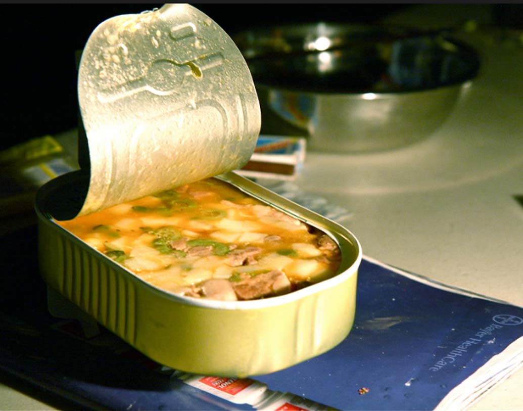 ক্যানড এবং প্যাকেজড ফুড: ক্যানড ফুডে থাকে সোডিয়াম, যা রক্তচাপ স্বাভাবিকের তুলনায় বাড়িয়ে দেয়। যৌন অঙ্গগুলিতে রক্ত সরবরাহ কমতে থাকে। তাই মিলনের আগে প্যাকেটবন্দি খাবার বা ক্যানড ফুড! নৈব নৈব চ।