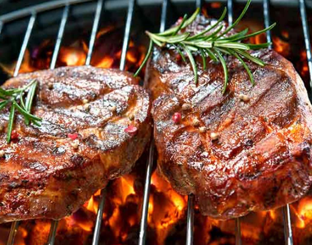 রেড মিট: বিফ খেতে পছন্দ করেন? ল্যাম্ব অথবা পর্কের কোনও ডিস? যৌন মিলনে লিপ্ত হওয়ার আগে খাবেন না। কারণ, এই ধরনের খাবার শরীরে রক্তচাপের মাত্রা বাড়ায়, যৌন উত্তেজনাকে কমিয়ে দেয়।