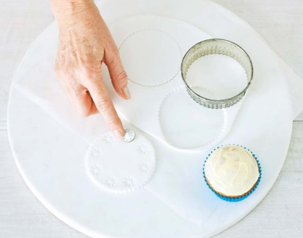 শিশুদের জন্য মডেলিং পেস্টের জিএসটি কর ২৮ শতাংশ থেকে কমে হল ১৮ শতাংশ।