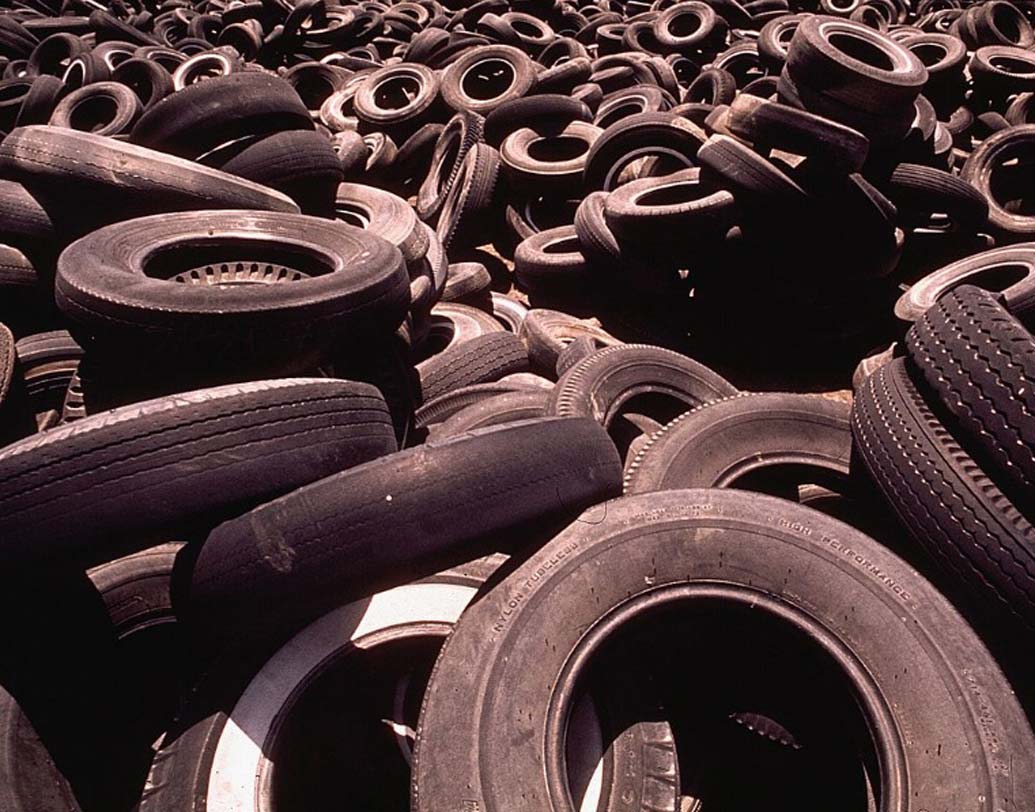 কঠিন রাবার বর্জ্যের জিএসটি কর ২৮ শতাংশ থেকে এক ধাক্কায় কমে ৫ শতাংশ হল।