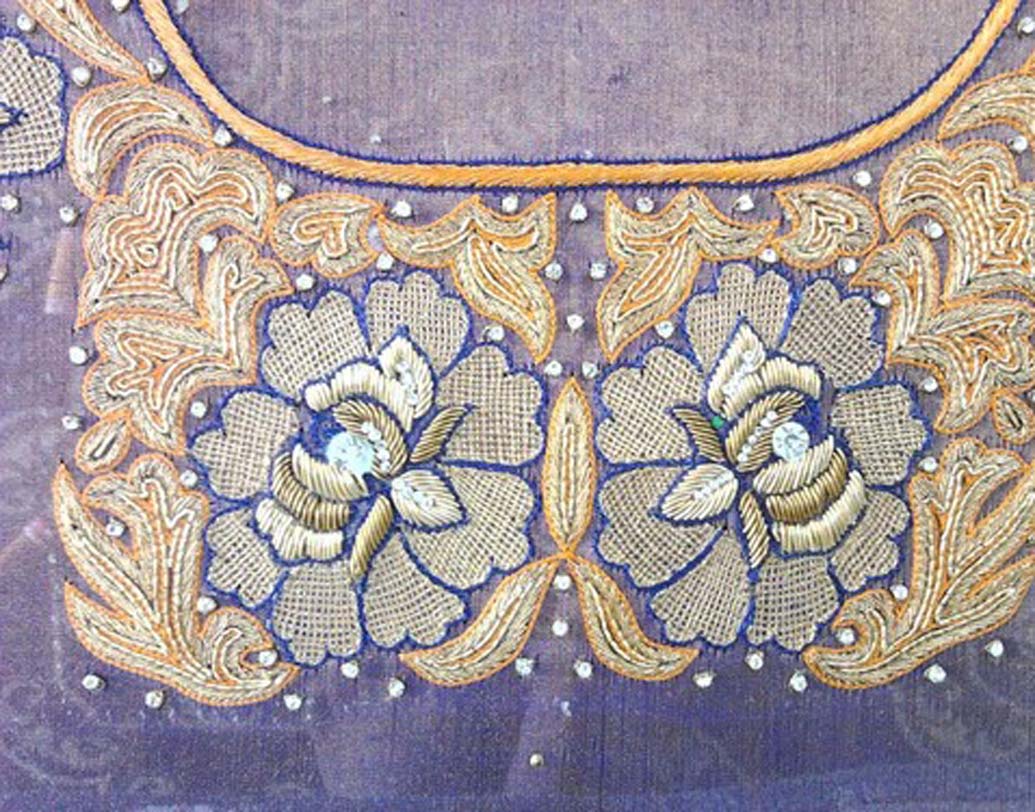 জরির জিএসটি কর ১২ শতাংশ থেকে কমে হল ৫ শতাংশ।