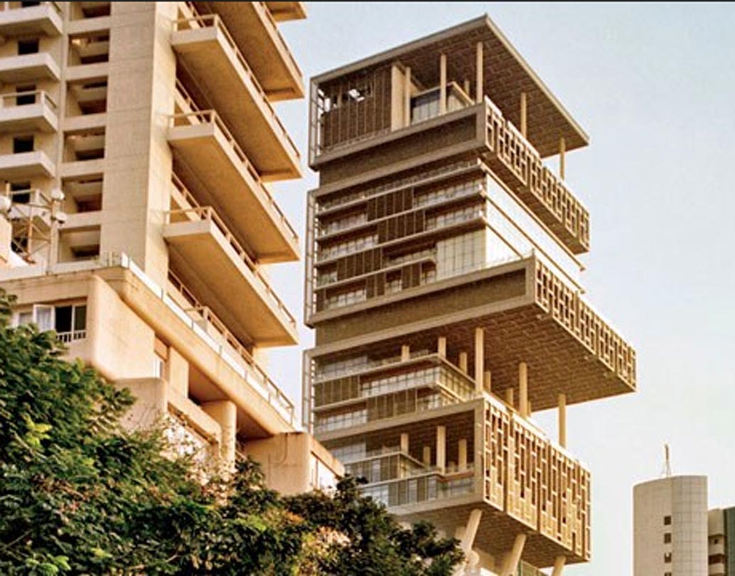 প্রায় দু-বছর ধরে বাড়িটি বানানোর পর বাড়ির মালিকের মনে হয়েছিল বাড়িটি বাস্তু শাস্ত্র মেনে বানানো হয়নি৷ ফলে ‘বাস্তু কারেকশন’ করতে লেগেছিল আরও দেড় বছর৷