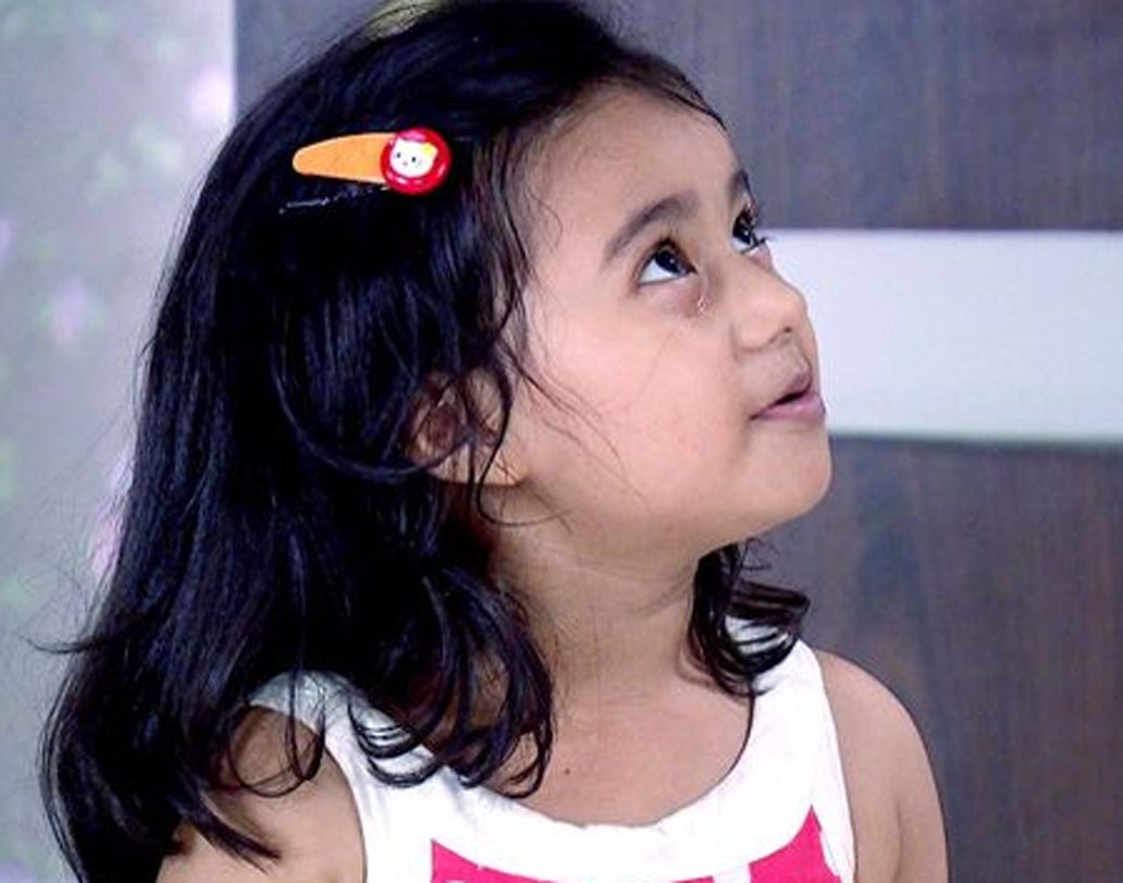 স্টার জলসা চ্যানেলের আরএ এক জনপ্রিয় ধারাবাহিক ‘পটলকুমার গানওয়ালা’। ধারাবাহিকের ‘তুলি’ তার অভিনয়ে ইতিমধ্যেই নজর কেড়েছে। ‘তুলি’র আসল নাম সিঞ্চনা সরকার।