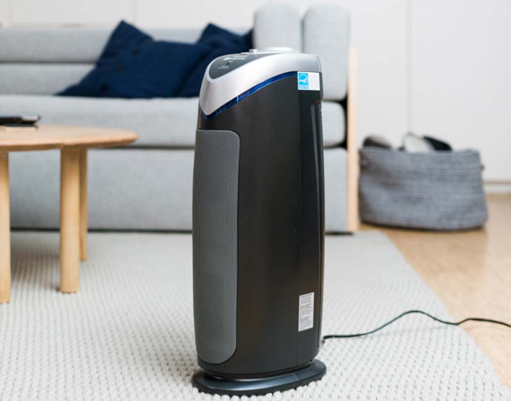 ঘরের বাতাসকে বিশুদ্ধ রাখতে, ব্র্যান্ডেড এয়ার পিউরিফায়ার লাগিয়ে নিন।