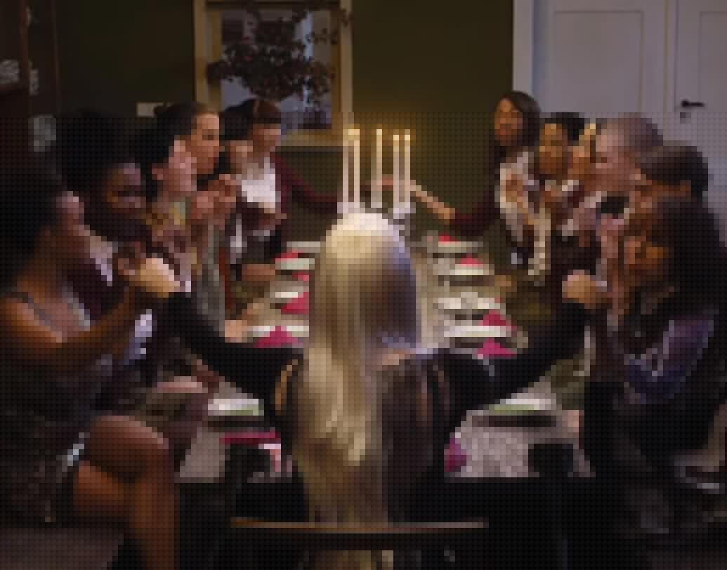 কলকাতায় ব্রুস লাব্রুস-এর ছবি সকাল দশটায় দেখা যাবে প্রিন্স আনোয়ার শাহ রোডের নবীনা সিনেমা হলে।