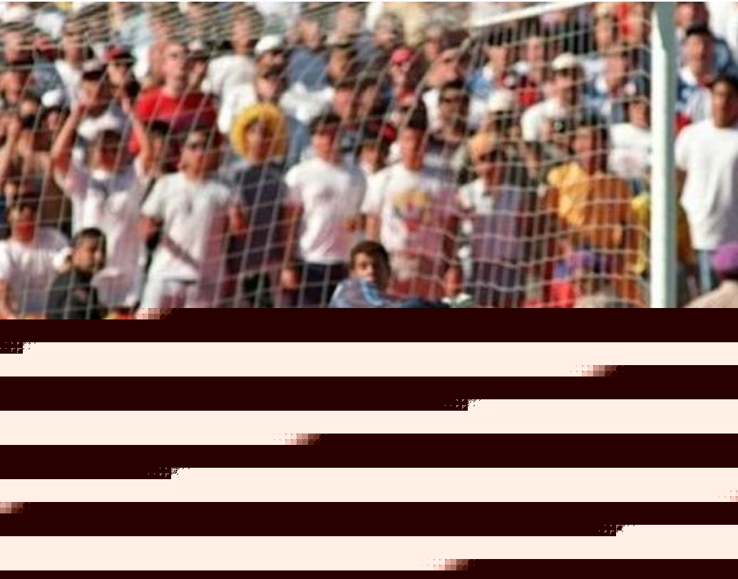 ১৯৯৪ বিশ্বকাপে ইউএসএ-র বিপক্ষে আত্মঘাতী গোল করায়, দেশে ফিরে আততায়ীদের গুলিতে প্রাণ হারাতে হয় এস্কোবারকে। ফুটবল ইতিহাসের অন্যতম বেদনাদায়ক ঘটনা এটি।