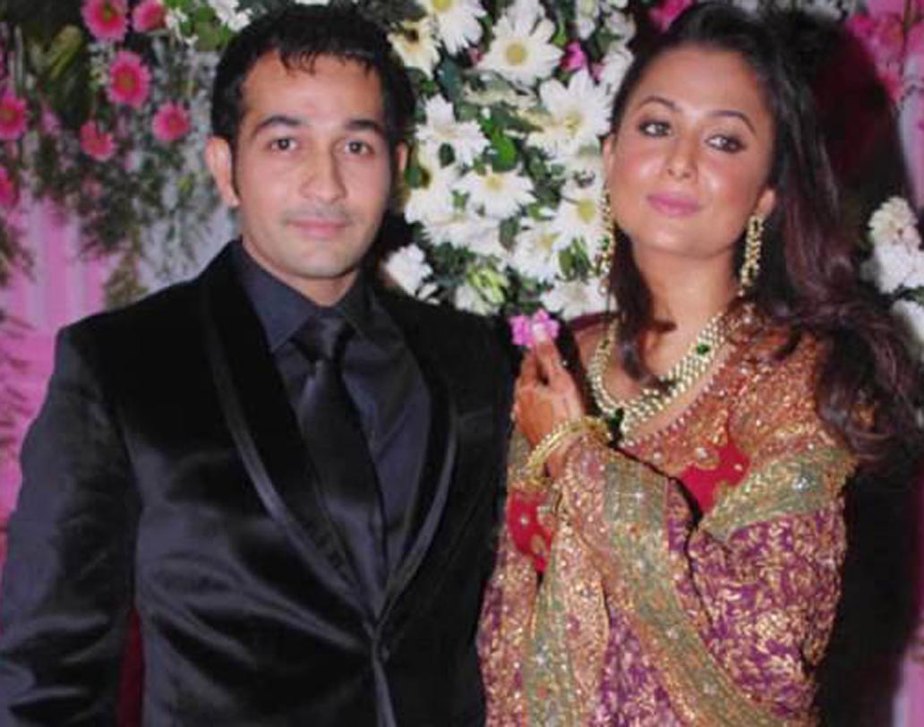 ২০০৯ সালে শাকিল লাদাখের সঙ্গে বিয়ে হয়েছিল মালাইকা অরোরার বোন অমৃতার অরোরার।অমৃতার মা এক জন মালয়ালী ক্যাথলিক, বাবা হিন্দু পঞ্জাবী। স্বামী মুসলমান। বিয়ের সময় তিন মতেই বিয়ে করেছিলেন অমৃতা ও শাকিল। তবে প্রকাশ্যে স্বামীর সঙ্গে খুবই কম দেখা যায় অমৃতাকে।