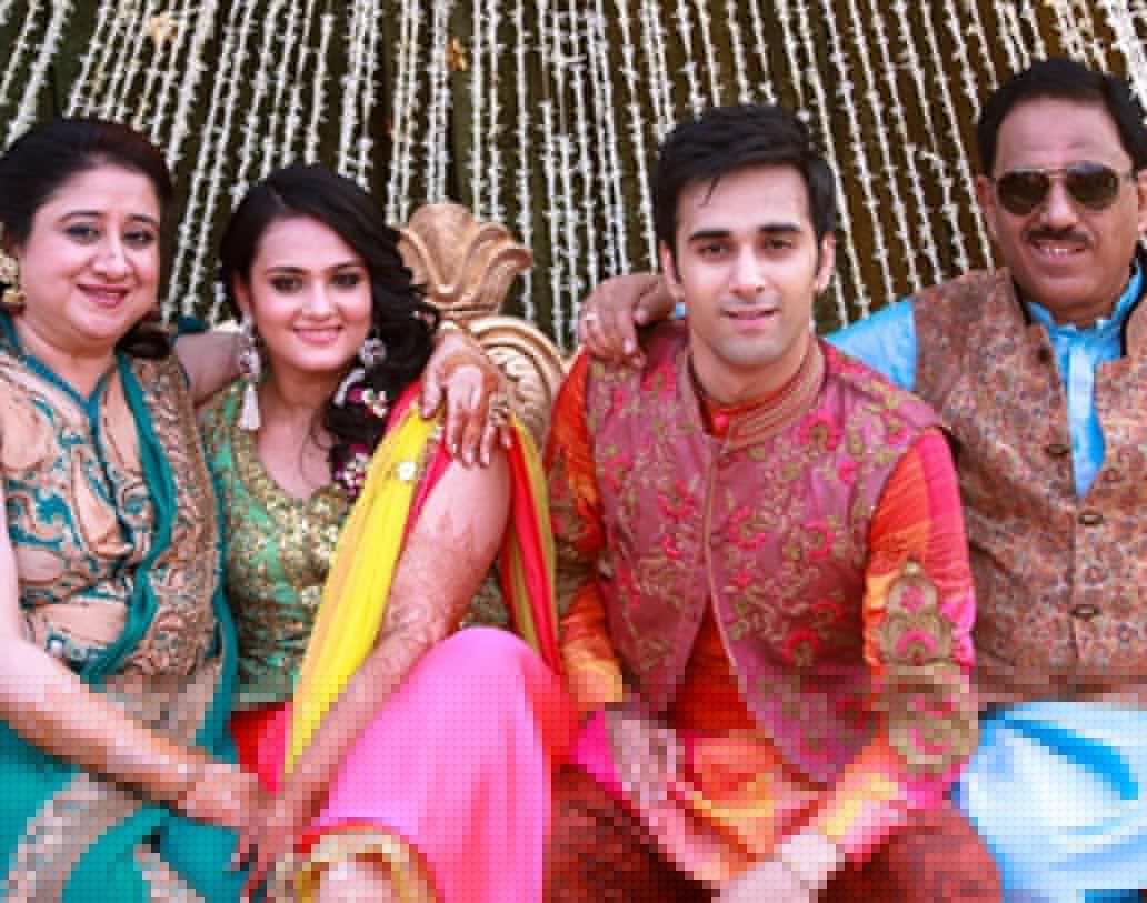 ‘ফুকরে’ ছবির অভিনেতা পুলকতি সম্রাট। ২০১৪ সালে বিয়ে হয়েছিল পুলকিতের। তাঁর স্ত্রী শ্বেতা রোহিরা। যদিও কিছুদিন পর পারস্পরিক সহমতে বিবাহ-বিচ্ছেদ হয় তাঁদের।