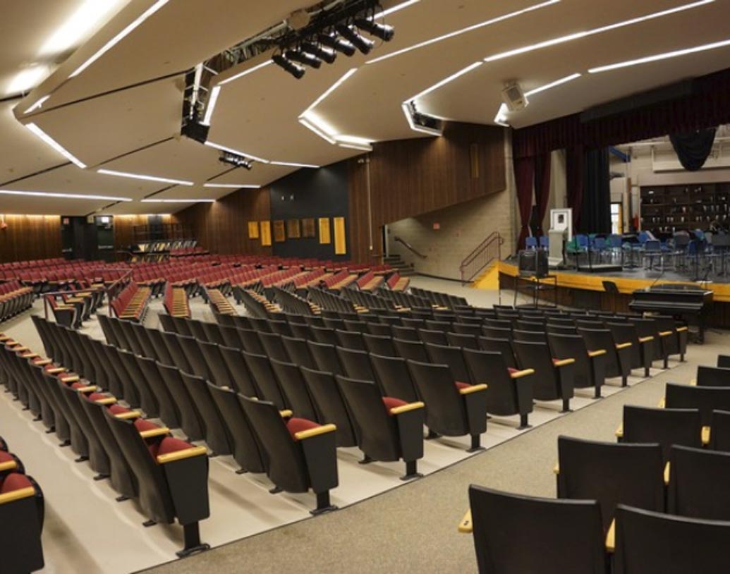 ২০১৩ সালে ৪৫ হাজার ছাত্র নিয়ে বিশ্বের সবচেয়ে বড় স্কুল হিসাবে গিনেস বুকে নাম তোলে স্কুলটি।