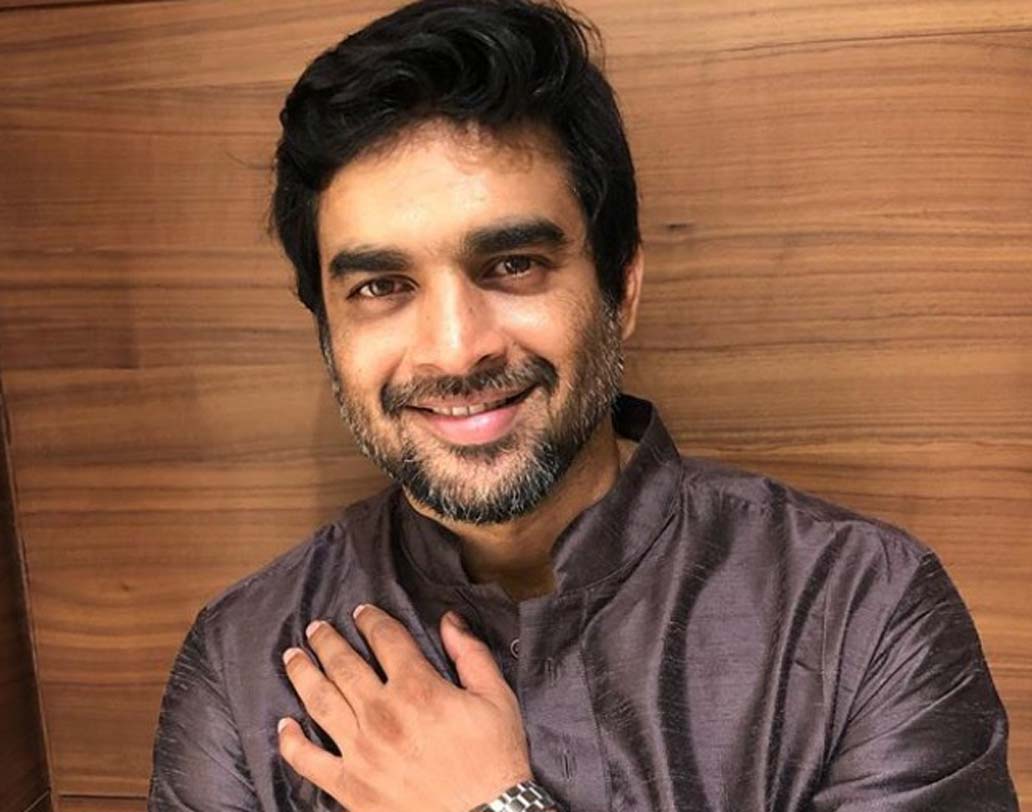 বলিউডের ‘ম্যাডি’। ঐশ্বর্যা রাই বচ্চনের আগামী ছবি ‘ফ্যানি খান’-এ আর মাধবন অভিনয়ের প্রস্তাব পেয়েছিলেন। কিন্তু তিনি দেড় কোটি টাকা দাবি করেছিলেন। বাজেট না থাকায় সেই চরিত্রে এখন অভিনয় করছেন রাজকুমার রাও।