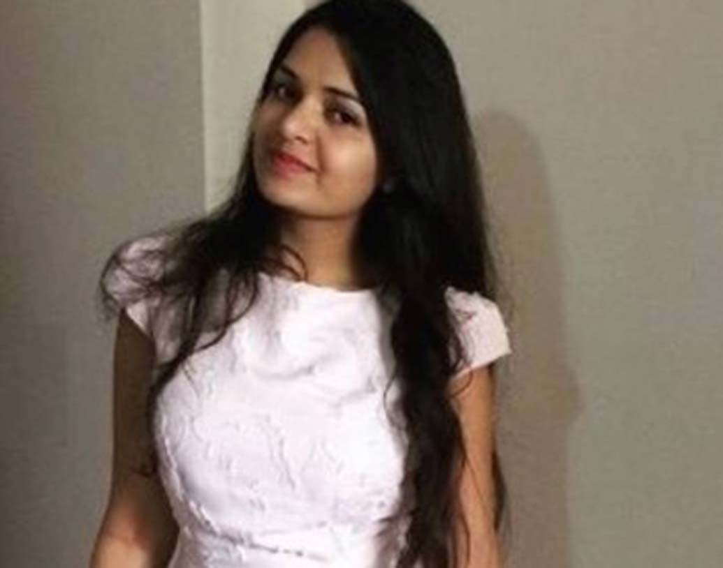 মেরঠের জেপি অ্যাকাডেমি থেকে স্কুলের পাঠ শেষ করেন নূপুর। পরে নয়ডার একটি বেসরকারি কলেজ থেকে ইঞ্জিনিয়ারিং পাশ করেন।