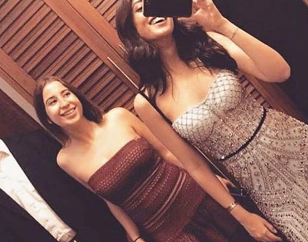 ছবিই যেন প্রমাণ করছে ফ্যাশান স্টেটমেন্টে অমিতাভ-অভিষেক-ঐশ্বর্যাদেরও টপকে যাওয়ার ক্ষমতা রাখে এই মেয়ে।