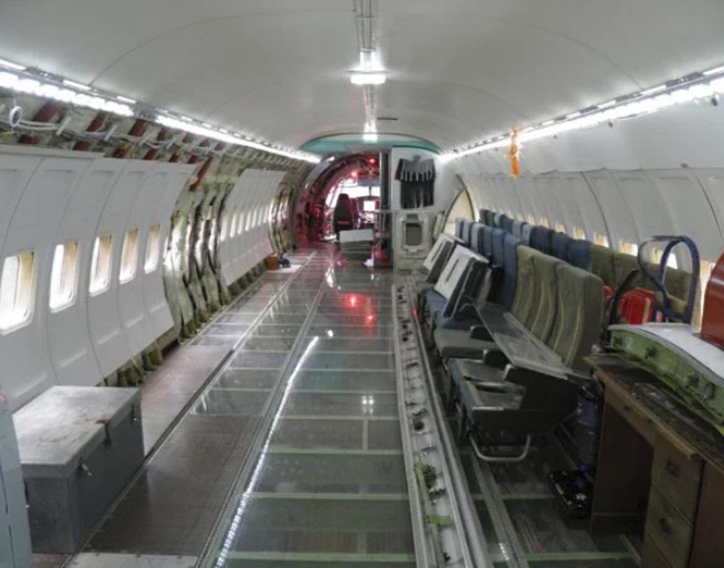 এত দিন এই ঘরেই দিন কাটাচ্ছিলেন ব্রুস। এ বার তাঁর লক্ষ্য জাপান। ব্রুস বলেন, ‘‘চেষ্টা করছি জাপানের মিয়াজাকি শহরের কাছে জঙ্গলে এরকমই একটা ফরেস্ট হাউস বানানোর।’’