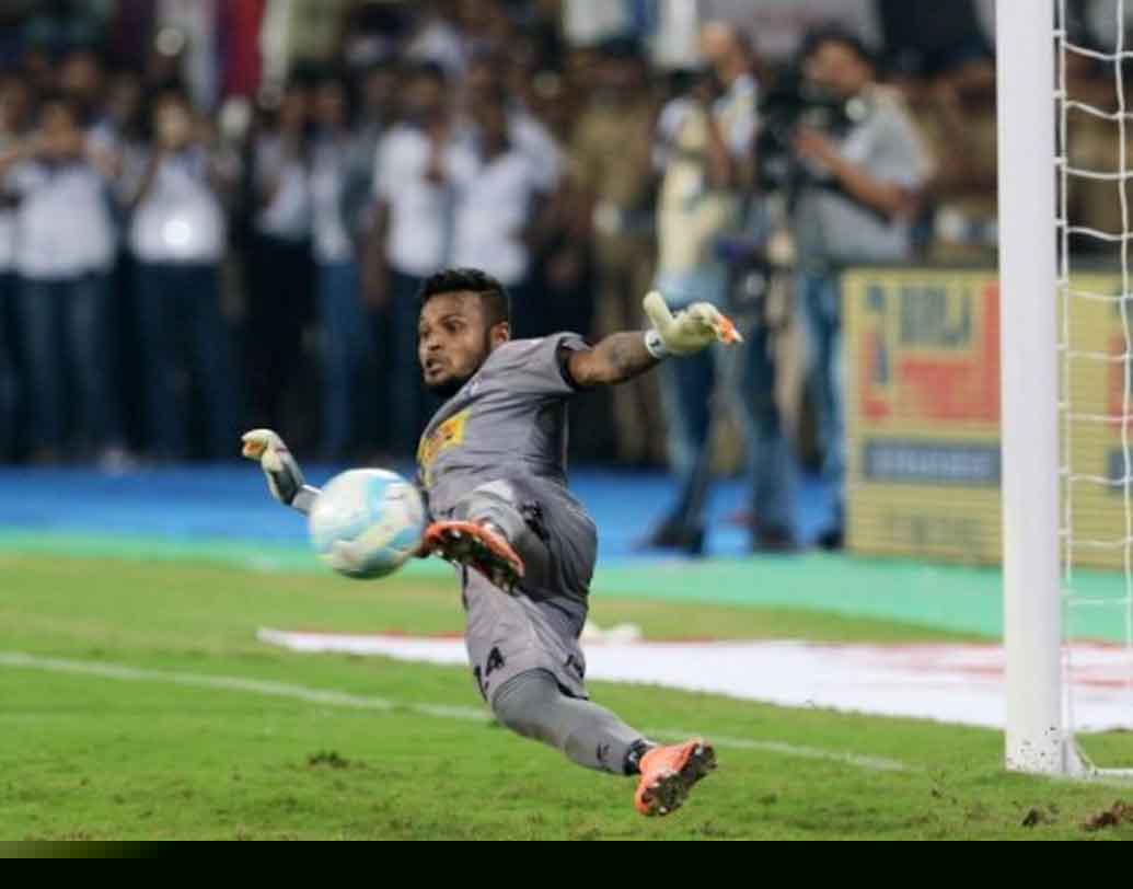 এটিকের অন্যতম সেরা অস্ত্র গোলরক্ষক দেবজিৎ মজুমদার। তিন কাঠির তলায় দেবজিৎ আরও এক বার দুর্ভেদ্য হয়ে উঠলে জয়ের স্বপ্ন দেখতেই পারে কলকাতা।