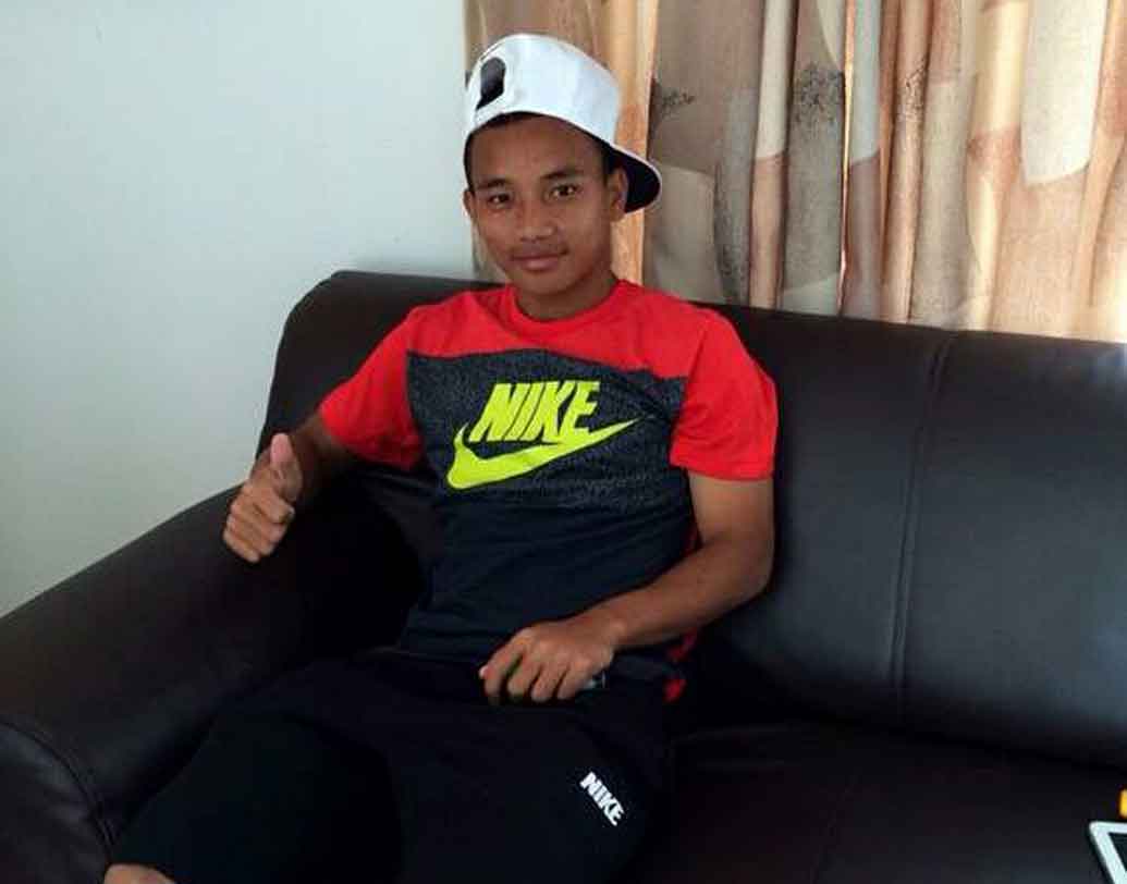 বোরো বাওরিংদাও জুনিয়র: অসমের এই ১৮ বছরের তরুণ স্ট্রাইকারকে নিয়ে চর্চা চলছে বেশ কয়েক দিন ধরেই। ফ্রান্সে গিয়ে বিশেষ প্রশিক্ষণও নিয়ে এসেছেন তিনি। চেন্নাইয়ের প্রাক্তন কোচ মাতেরাজ্জিও বোরোর প্রশংসা করেছেন।