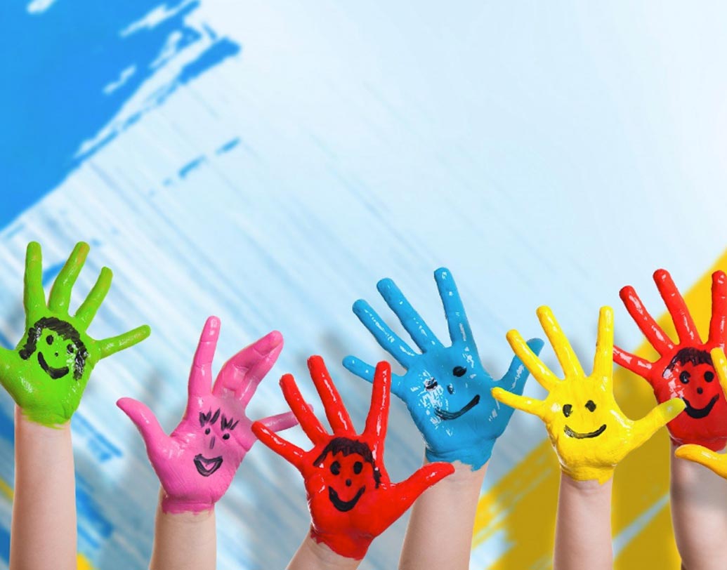 আমাদের অবস্থা এখন ঠিক রামগড়ুরের ছানার মতো। কাজের চাপ, দৈন্যন্দিন চাপের সঙ্গে পাল্লা দিয়ে রীতিমতো হাসতে ভুলে যাচ্ছি আমরা। সুস্থ থাকতে হাসিখুশি থাকাটা খুবই জরুরি। ছোটদের থেকে শিখে ফেলুন, কী ভাবে ছোটখাটো বিষয়েও তারা হেসে ওঠে।