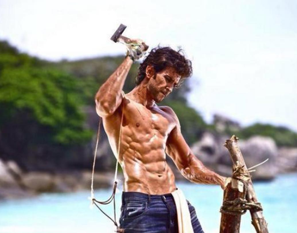 শরীর নিয়ে সদা সচেতন হৃতিক রোশন। আউটডোর শুট হোক কিংবা ইন্ডোর শুট, সঙ্গে একজন রাঁধুনি নিয়ে যাবেনই হৃতিক। এমনকী, দূরে কোথাও অনেক দিনের শুটিং থাকলে, শরীরচর্চার জন্য সেরা জিমটা অবধি খুঁজে নেন হৃতিক। আর সেই সব খরচ বইতে হয় ছবির প্রযোজকদেরই।