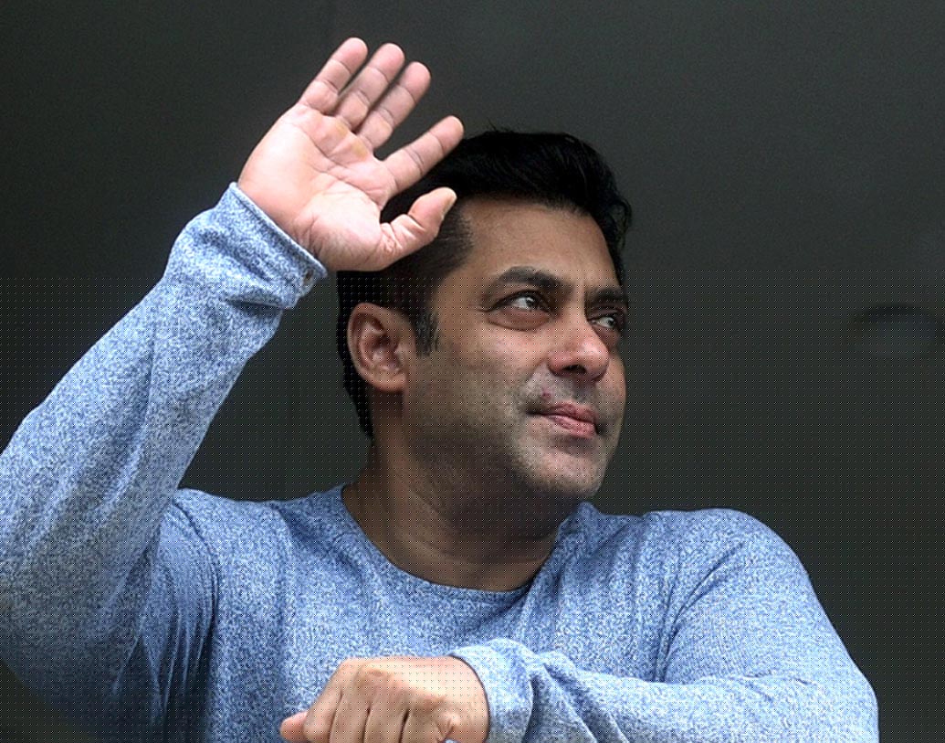 সিলভার স্ক্রিনে ঘনিষ্ঠ দৃশ্যে অভিনয় করতে ঘোর আপত্তি বলিউডের ভাইজানের। ছবি সাইনের আগে এই শর্তের কথা পরিচালকদের জানিয়েই দেন সলমন।