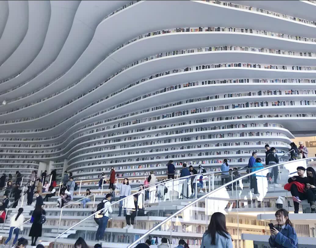 বেজিং থেকে প্রায় ১০০ কিলোমিটার দূরে তিয়ানজিনে রয়েছে এই লাইব্রেরি। যার পুরো নাম তিয়ানজিন বিনহাই লাইব্রেরি।