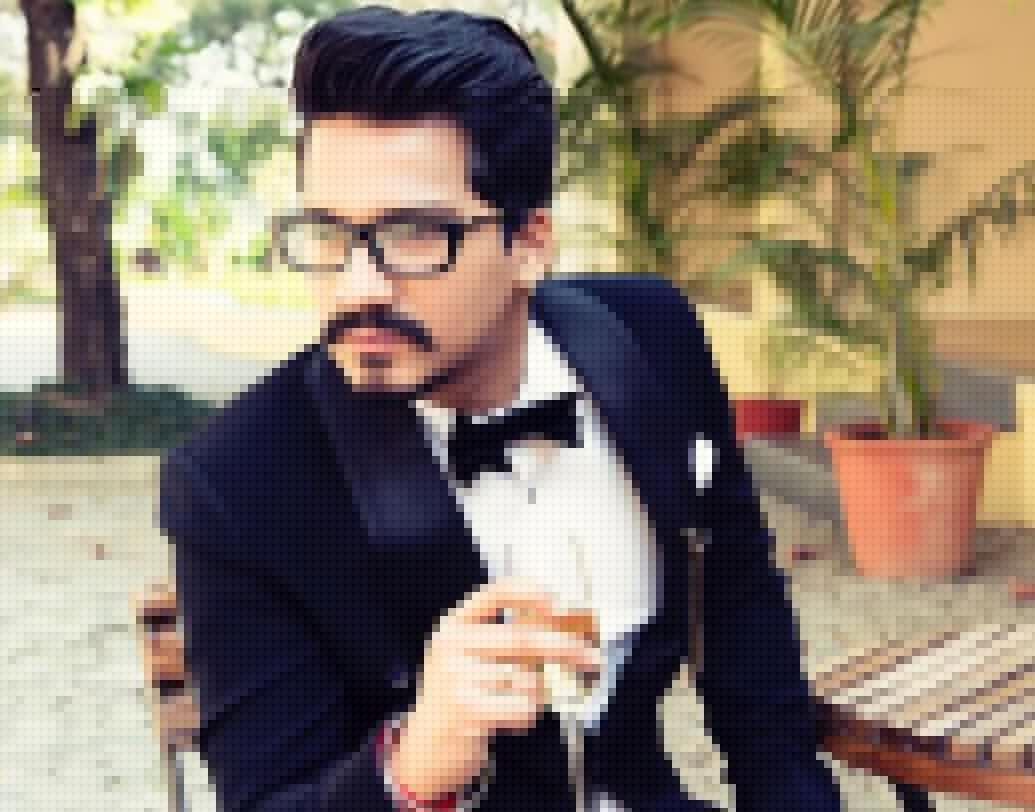 বিয়ে নিয়ে খুবই উচ্ছ্বসিত ভারতী। জানালেন, অতিথি তালিকাও নাকি খুব লম্বা। শাহরুখ খান, সলমন খান, কর্ণ জোহর, মাধুরী দীক্ষিত, মালাইকা অরোরা খান-সহ বিয়ের আসর মাতাতে আসবেন বলিউডের এক ঝাঁক তারকা।