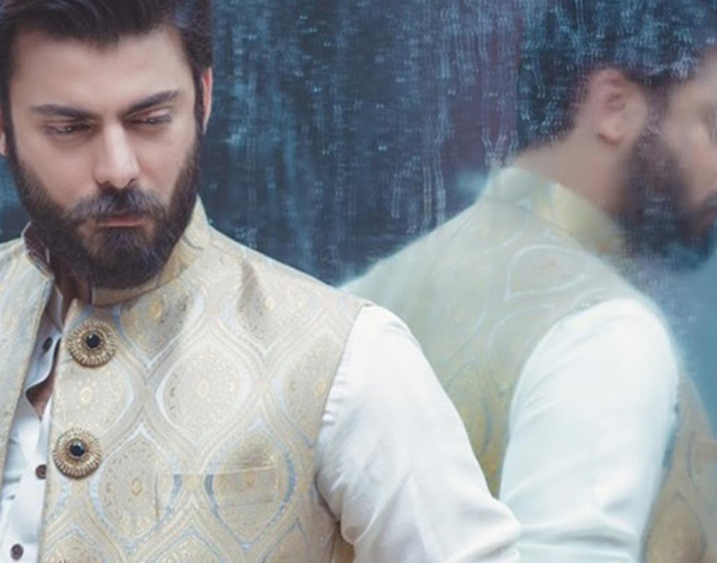 বলিউডেও বেশ কয়েকটি ছবিতে অভিনয় করেছেন ফওয়াদ। অভিষেক হয়েছিল সোনম কপূরের বিপরীতে ‘খুবসুরত’ ছবিতে।