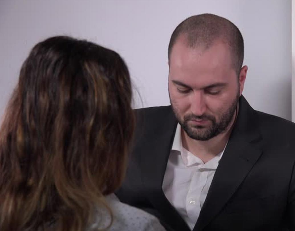 ‘আপনি কি খুব কাছের কাউকে হারিয়েছেন?’ এই প্রশ্নের পর হয়তো সামনের মানুষটির আবেগ সম্পর্কে কিছুটা ধারণা পাওয়া যাবে।