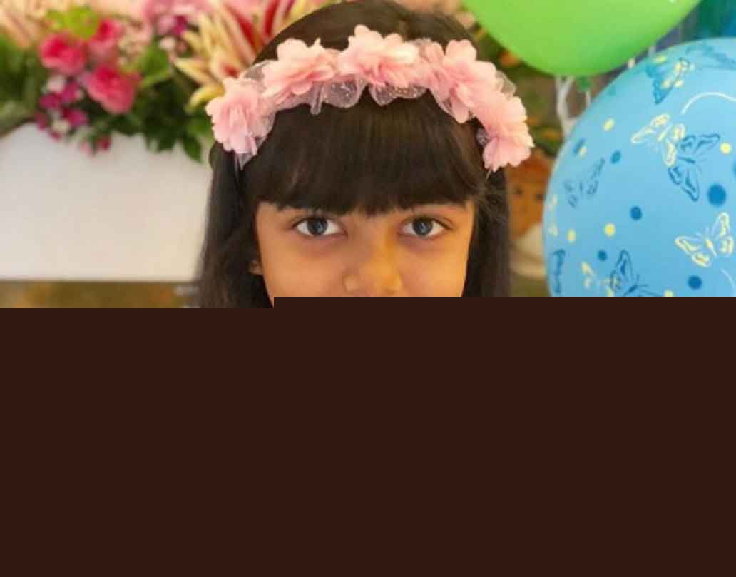 ঐশ্বর্যা-অভিষেকের মেয়ে আরাধ্যার জন্মদিন। ছ’বছরে পড়ল ছোট্ট আরাধ্যা। অমিতাভ বচ্চনের নাতনির জন্মদিন বলে কথা। তা নিয়ে হইহুল্লোড় হবে না। বিগ বি-ঐশ্বর্যা-অভিষেকদের সোশ্যাল ওয়ালে শুভেচ্ছার বন্যা। অমিতাভও নিরাশ করেননি তাঁর ফ্যানেদের। নিজেই শেয়ার করেছেন আরাধ্যার বার্থডে’র ছবি।