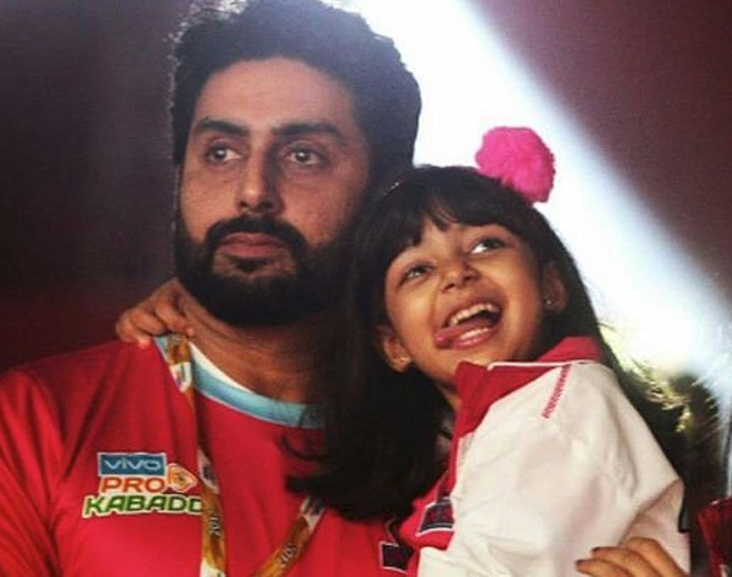 বিগ বি-ও অবশ্য তাঁর ভক্তদের নিরাশ করেননি। টুইটার ও টাম্বলারের সোশ্যাল ওয়ালে আরাধ্যার বেশ কয়েকটি ছবি শেয়ার করেছেন অমিতাভ।