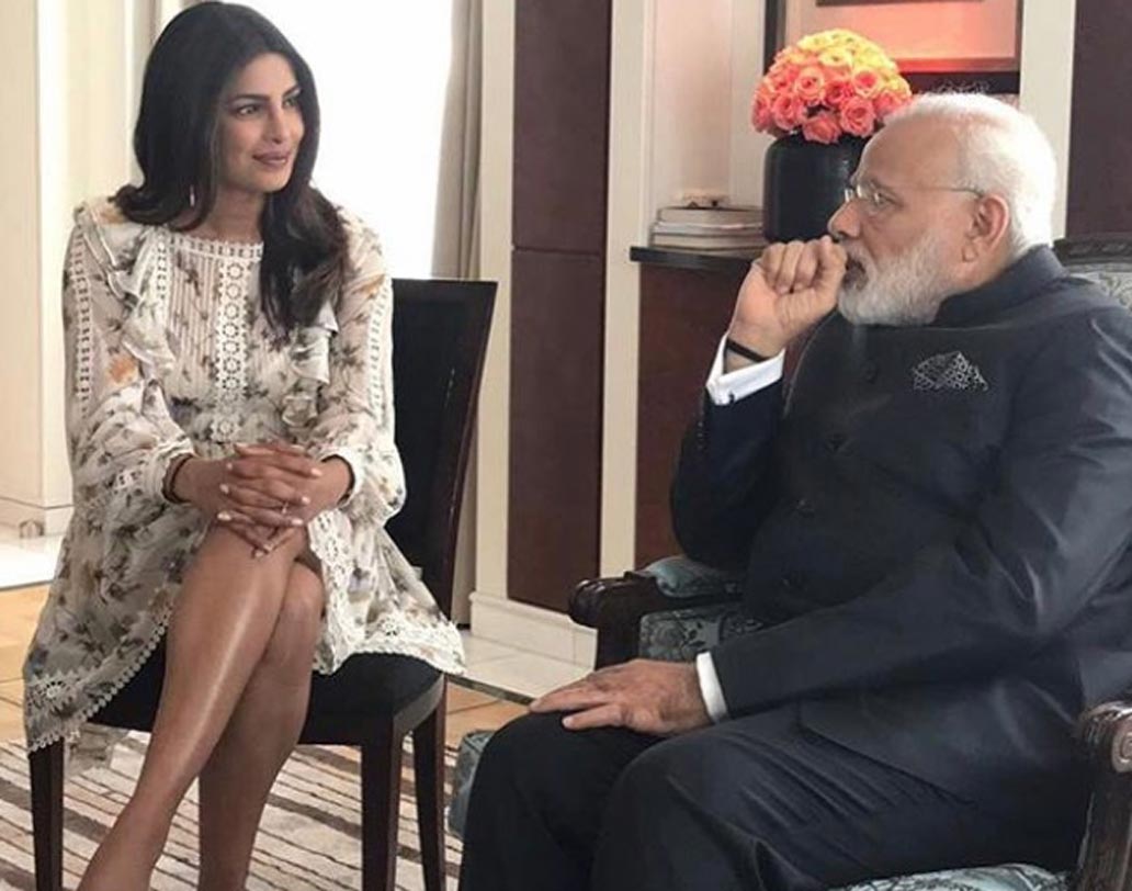 প্রধানমন্ত্রী নরেন্দ্র মোদীর সঙ্গে সাক্ষাতের দিন এই শর্ট ড্রেসটি পরেছিলেন বলিউডের ‘দেশি গার্ল’ প্রিয়ঙ্কা চোপড়া। তাঁকে সোশ্যাল মিডিয়ায় শুনতে হয়েছিল তিনি তাঁর সংস্কৃতি ভুলে গিয়েছেন। পোশাক বাছাই নিয়ে ট্রোলড প্রিয়ঙ্কা চোপড়া।