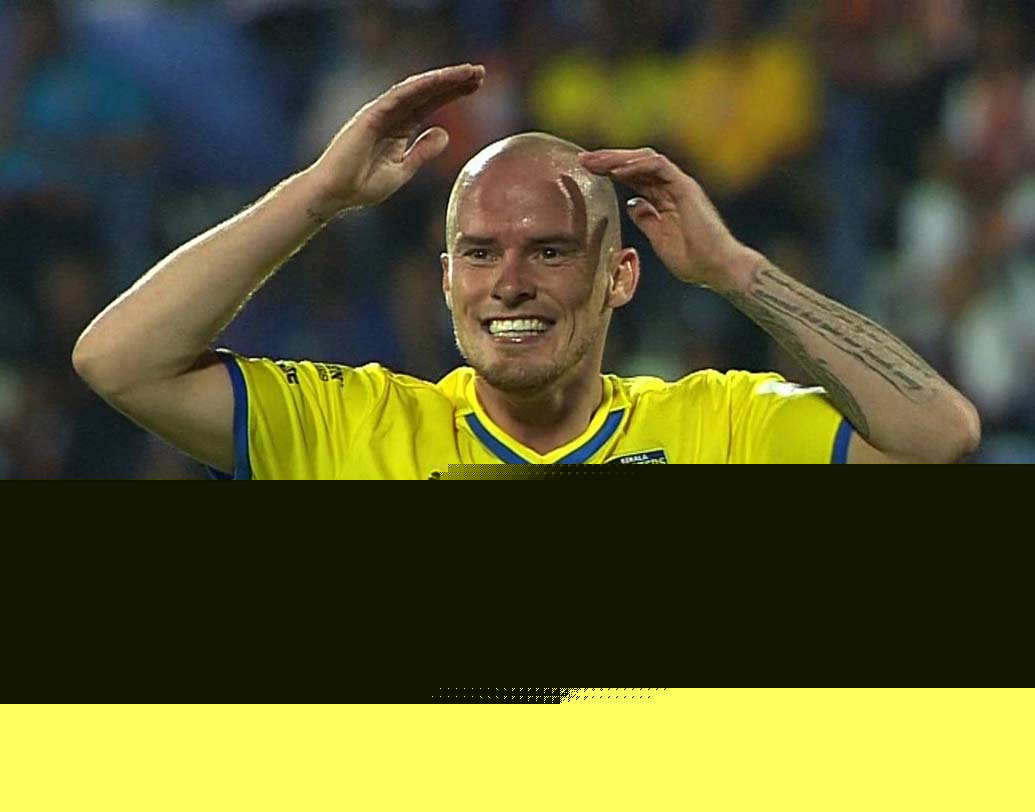 ইয়ান হিউম: আইএসএলের ইতিহাসে সবচেয়ে ধারাবাহিক ফুটবলার ইয়ান হিউম। একার কাঁধে বহু ম্যাচে দলকে উতড়ে দিয়েছেন কানাডার এই স্ট্রাইকার। কেরল ব্লাস্টার্সের হাত ধরে আইএসএলে যাত্রা শুরু হয়েছিল হিউমের। সেই দলে ফিরতে পেরে খুশি হিউমও।