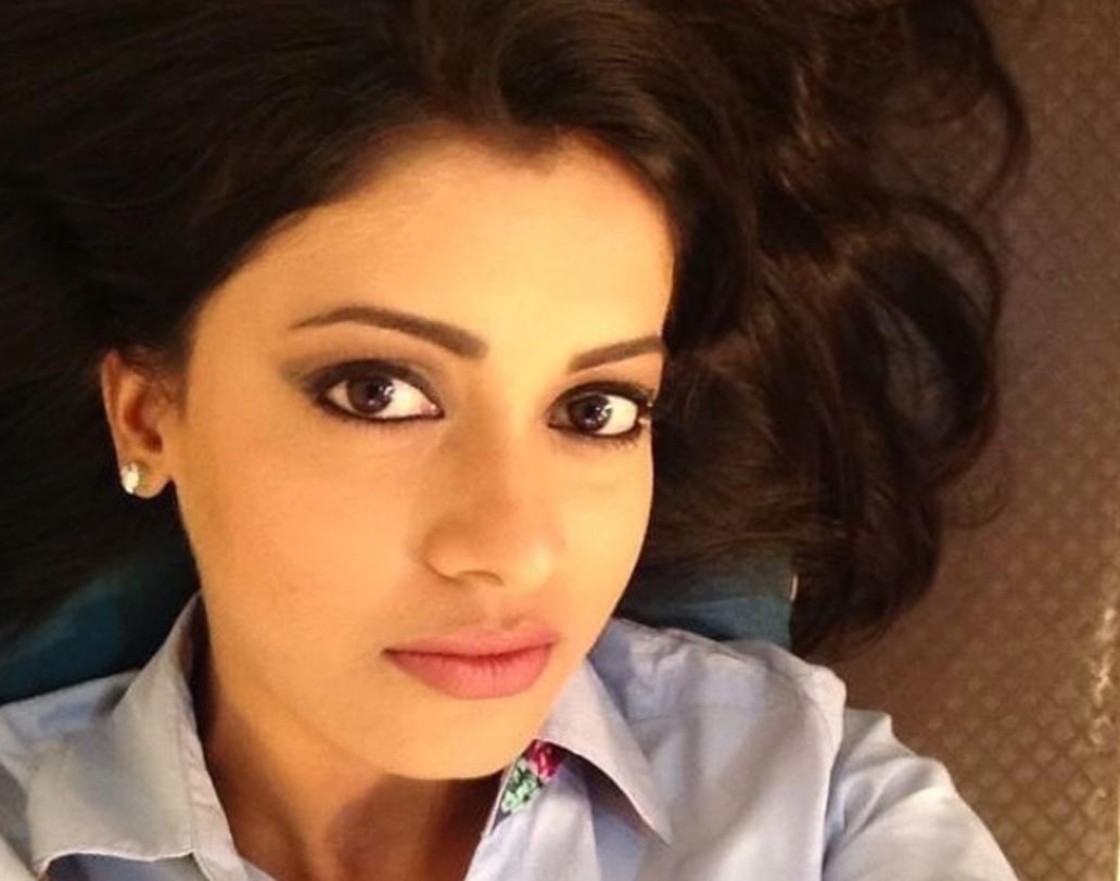 জাহ্নবী ছেড্ডা ২০১২ সাল থেকে ‘সিআইডি’র সদস্য। বহু ক্রিটিকাল কেসে জাহ্নবী এসিপি প্রদ্যুম্নদের সাহায্য করেছেন। এই অভিনেত্রী প্রতি পর্বের অভিনয়ের জন্য নেন ৪৫ হাজার টাকা।