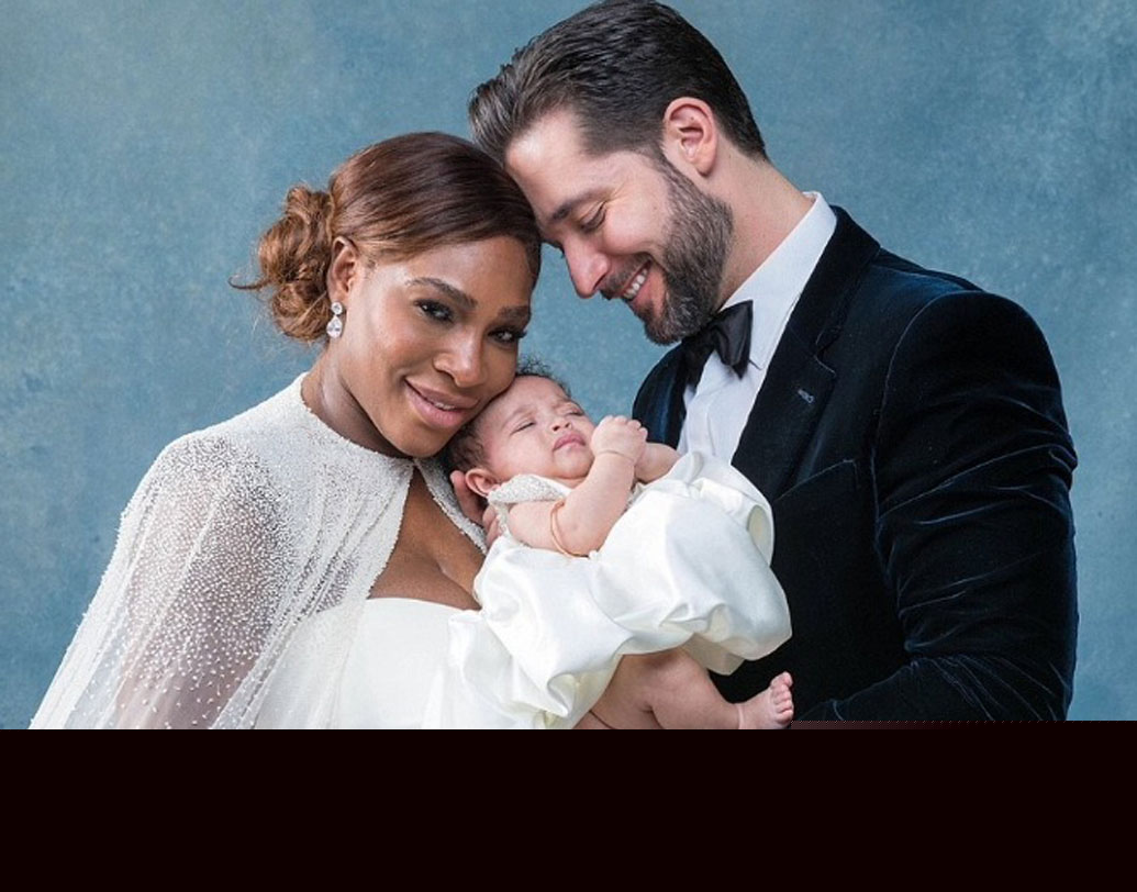 প্রেগন্যান্সির ২ মাসের মাথাতেও অস্ট্রেলিয়ান ওপেনে খেলেছেন সেরেনা। সদ্যই কন্যা সন্তানের বাবা-মা হয়েছেন সেরেনা-অ্যালেক্সিস।