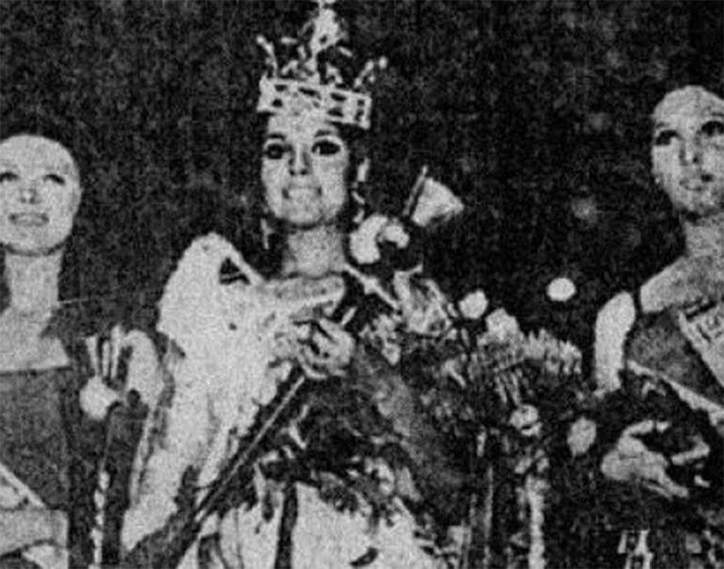 ‘মিস ইন্ডিয়া’ প্রতিযোগিতায় তৃতীয় হওয়ার পর ১৯৭০-তে ‘মিস এশিয়া প্যাসিফিক’-এর খেতাব জেতেন জিনাত আমন। সেই প্রথম কোনও ভারতীয়ের হাত ধরে এল ওই জয়। মডেলিং ছেড়ে এর পর বলিউডের ডাকে সাড়া দেন জিনাত। আমেরিকায় পড়াশোনার পর অল্প বয়সেই মডেলিং শুরু করেছিলেন। বলিউ়ডের টানে সাতের দশকেই মডেলিং ছেড়ে দেন তিনি।