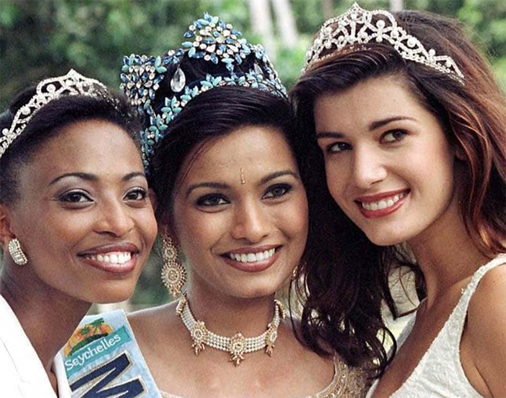 সুস্মিতা-ঐশ্বর্যার পথ ধরেই ভারতকে ফের এক বার বিশ্বমঞ্চে তুলে ধরেন ডায়ানা হে়ডেন। ১৯৯৭-এ ‘মিস ওয়ার্ল্ড’ জয়। এর পর অবশ্য বলিউডের দিকেই পা বাড়ান তিনি। লন্ডনের রয়্যাল অ্যাকাডেমি অব ড্রামাটিক আর্টস-এর পড়ুয়া ডায়ানা অভিনয়ের ফাঁকে ফাঁকেই বহু টেলি-শো করেছেন। ২০১৩-তে লাস ভেগাসের কলিন ডিককে বিয়ে করেন ডায়ানা।