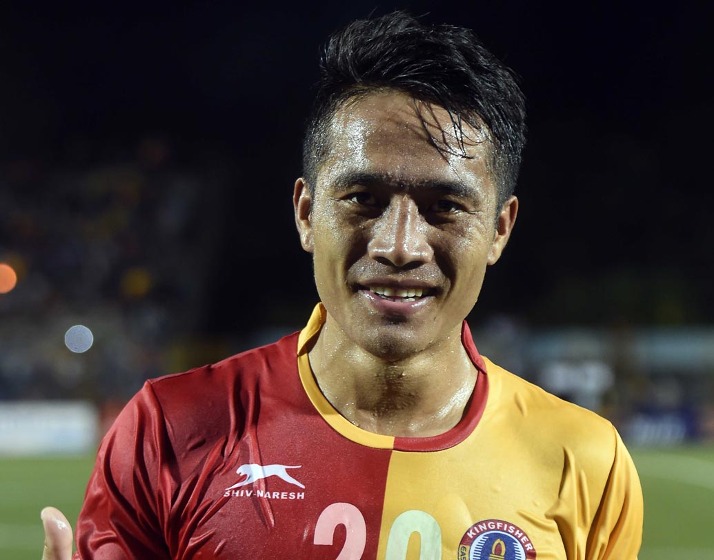 লালরিনডিকা রালতে: ভারতের অন্যতম সেরা অ্যাটাকিং মিডফিল্ডার লালরিনডিকা। একার কাঁধে দায়িত্ব নিয়ে জাতীয় দলকে এবং ইস্টবেঙ্গলকে বহু ম্যাচ জিতিয়েছেন। নজর থাকবে ডিকার উপর।