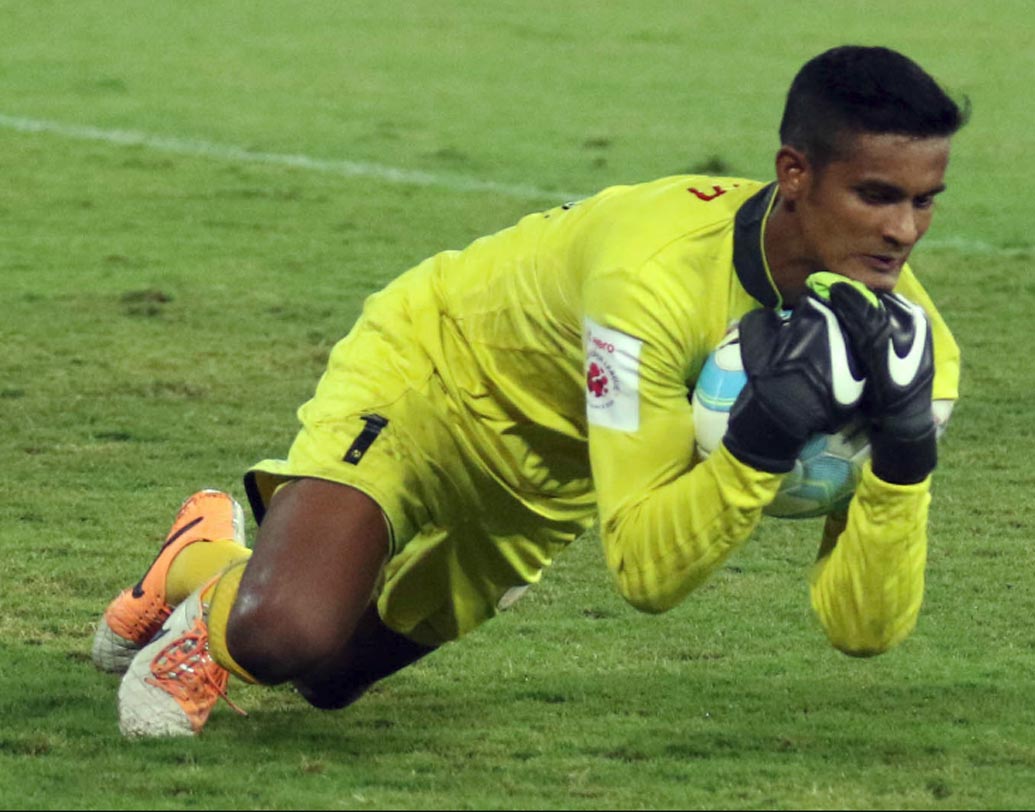 সুব্রত পাল: তিনকাঠির তলায় সুব্রত পালের উপস্থিতি যে কোনও দলকেই বাড়তি আত্মবিশ্বস জোগানোর পক্ষে যথেষ্ট। বহু বার ভারতীয় দলের পতন রোধ করেছে সুব্রতর বিশ্বস্ত গ্লাভস। নর্থ ইস্টের গোলপোস্টের সামনে সুব্রতর উপস্থিতি নিশ্চিত ভাবে ফারাক গড়ে দেবে।