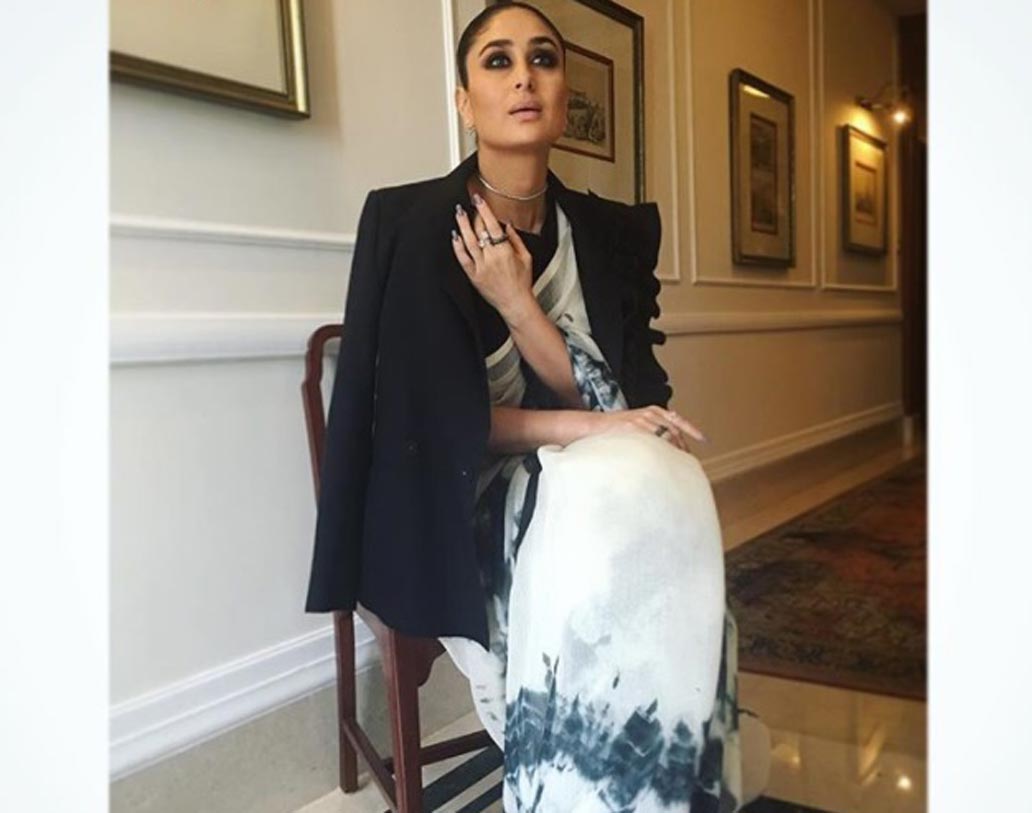 কয়েকদিনের মধ্যেই ফ্যাশনে চলে আসবে সোয়েটার-টুপি-জ্যাকেট-স্কার্ফ। মেয়েরা শীতকালে শাড়ি পরেও যে ‘হট’ থাকতে পারেন তারই টিপস দিলেন কাজল-করিনা-সোনমরা। এক ঝলকে দেখে নিন তাঁদের স্টাইল স্টেটমেন্ট।