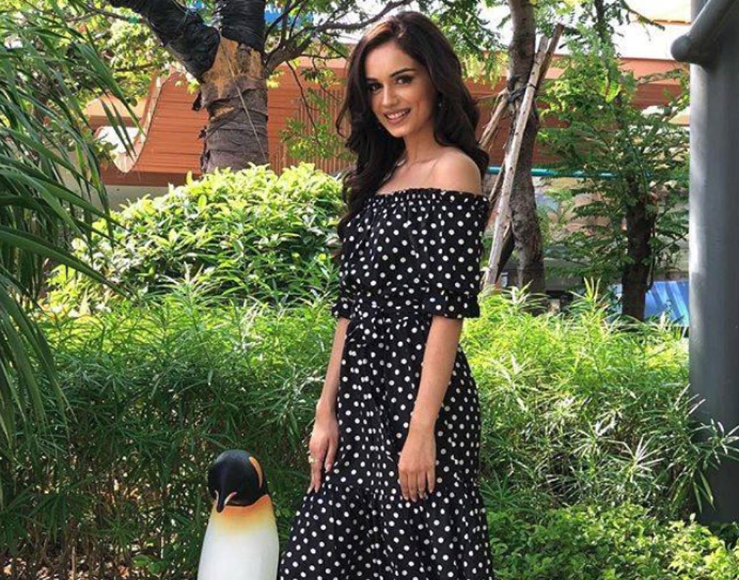 বিশ্বসুন্দরীর মঞ্চে ভারতের প্রতিনিধিত্ব করার আগে কঠোর অধ্যবসায় এবং অনুশীলন করেছিলেন মানুষী। সেই কারণে এক বছর পড়াশোনাতেও ইতি দিতে হয়েছে তাঁকে।