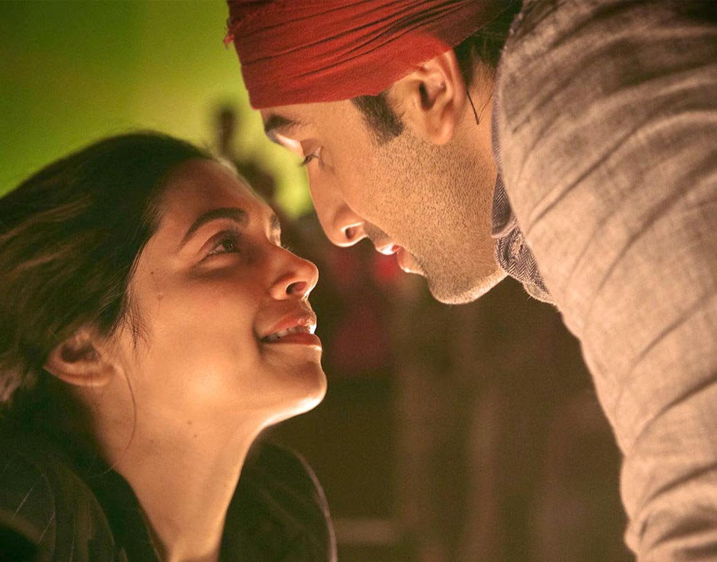 আপনি কি সঙ্গীকে তাঁর নিজের মতো করেই গ্রহণ করতে পারেন? ওঁর ক্ষেত্রেও কি ব্যাপারটা তাই? নাকি নিজের মতো করে গড়ে নিতে ইচ্ছা করে?