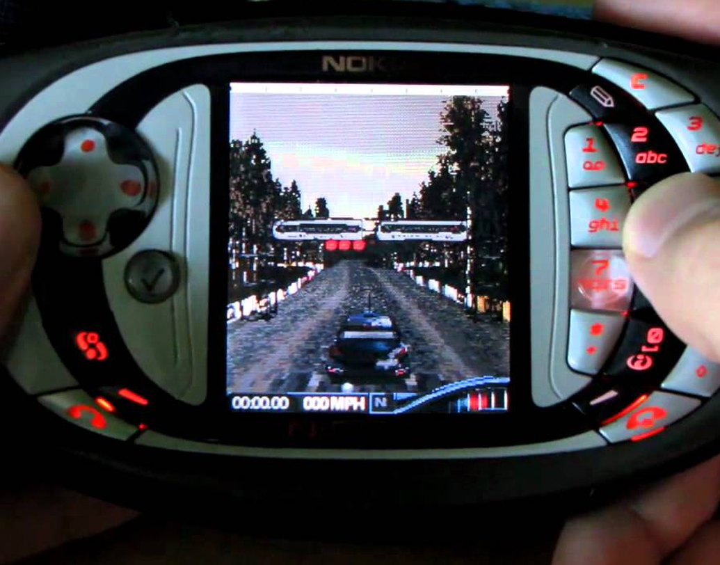 মোবাইল গেম-এর জন্য আলাদা কনসোল। মোবাইলের উপর-নীচে থাকার বদলে দু’পাশে ইয়ারপিস রাখার ব্যবস্থা। নানা অভিনব ফিচার সাজানো ছিল নোকিয়া এন-গেজ।