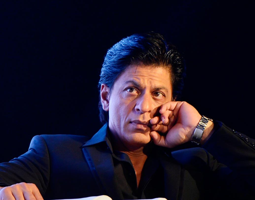 ছাত্রাবস্থায় নিজে বেশ ভালই হকি খেলতেন। তবে তাঁর প্রিয় খেলার তালিকার শীর্ষে রয়েছে ক্রিকেট। কলকাতা নাইটরাইডার্স দল কেনার ক্ষেত্রেও তাঁর এই ভাললাগাই কাজ করেছে।