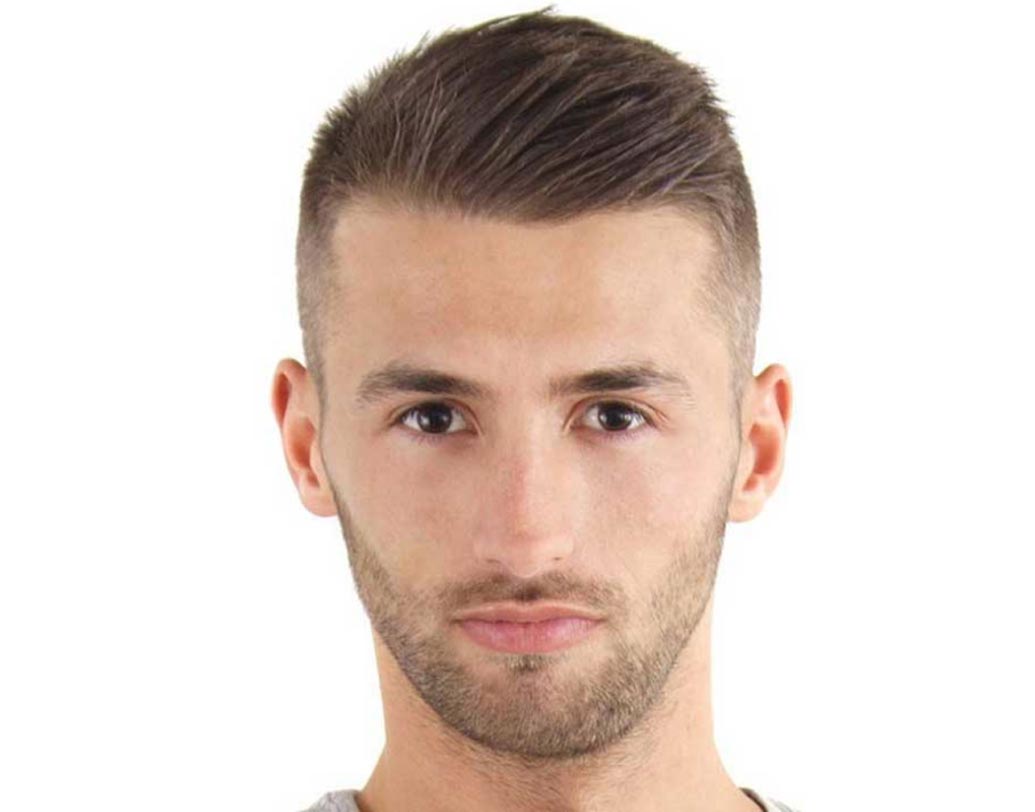 ছোট চুল: এই ধরনের হেয়ার স্টাইলের পুরুষেরা নিজের সঙ্গীর প্রতি ভীষণ যত্নশীল হয়ে থাকেন। তাঁরা বুদ্ধিমান এবং খুব রসিক।