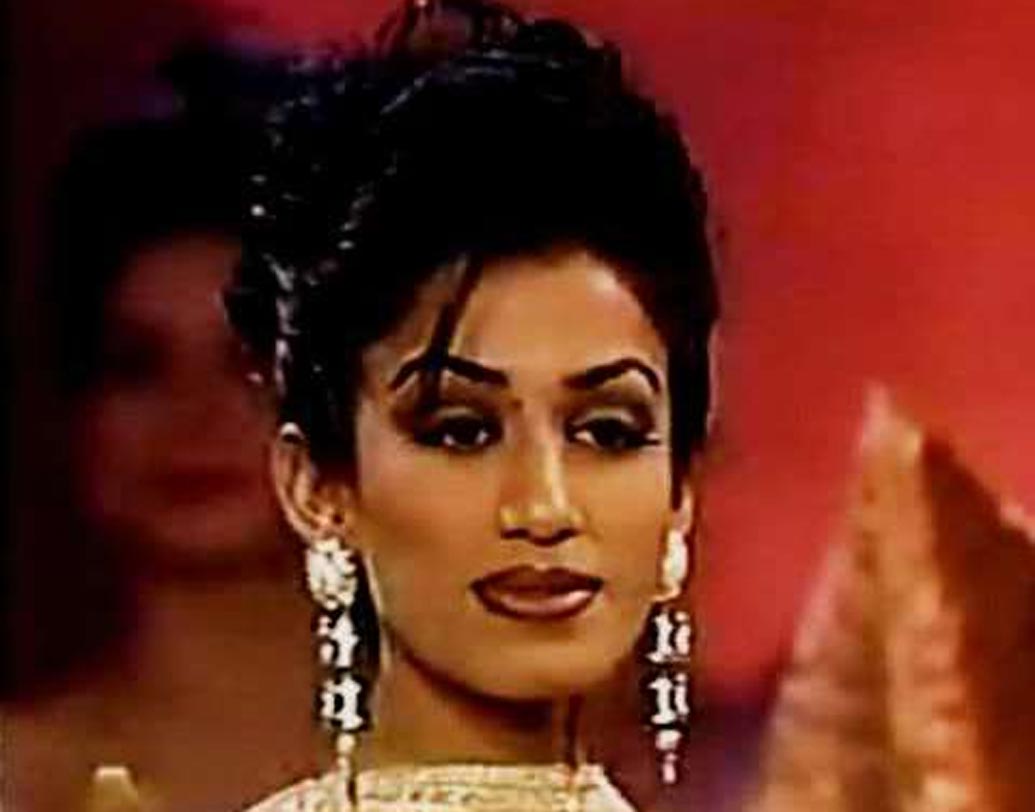 মনপ্রীত ব্রার: সুস্মিতা সেন মিস ইউনিভার্স খেতাব জেতার ঠিক পরের বছরই ১৯৯৫ সালেও মুকুটের খুব কাছাকাছি পৌঁছেছিল ভারত। শেষ পর্যায়ে হেরে যান মার্কিন যুক্তরাষ্ট্রের চেলসি স্মিথের কাছে। প্রথম রানার আপ হন মনপ্রীত ব্রার।