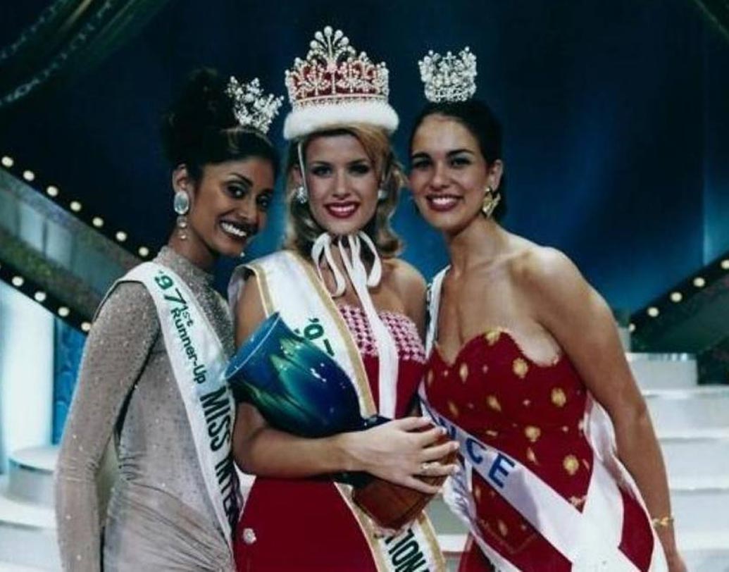 দিয়া আব্রাহাম (বাঁ দিক থেকে প্রথম): ১৯৯৭ সালে মিস ইন্টারন্যাশনাল প্রতিযাগিতায় ফের এক বার খেতাবের কাছাকাছি পৌঁছেছিল ভারত। প্রথম রানার অপ হন দিয়া আব্রাহাম।