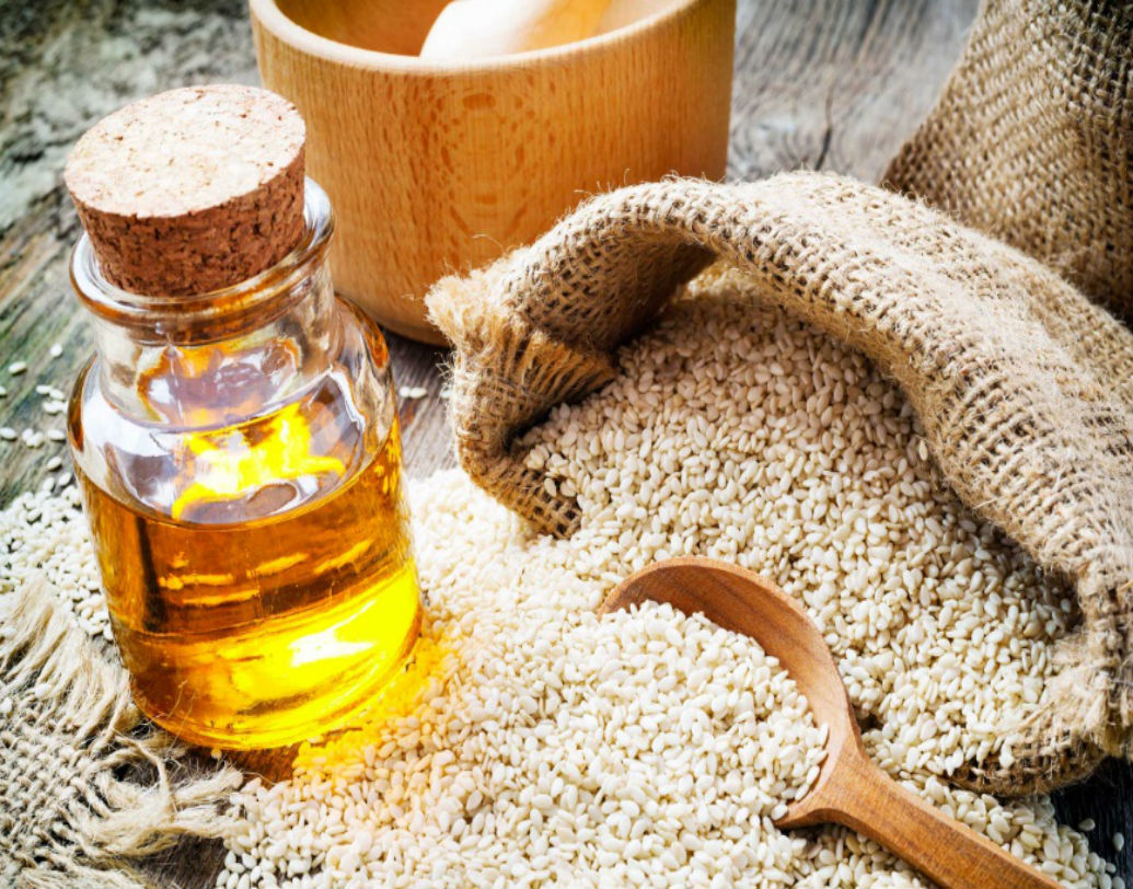 তিল তেল দাঁতের মাড়ির সমস্যা মেটাতে সাহায্য করে। মাড়ি থেকে রক্ত পড়া, মাড়ি আলদা হয়ে যাওয়া রোধ করে।