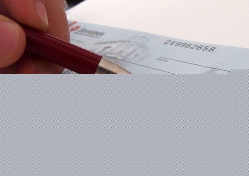 নয়তো চেকবইয়ের মাধ্যমে লেনদেন এই মুহূর্তে বন্ধ হলেই ব্যবসার ক্ষেত্রে একটা বিরাট সমস্যা দেখা দেবে।