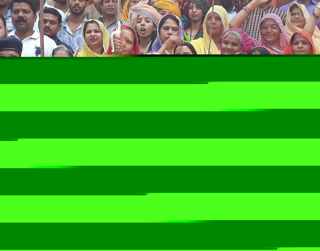 তাহলে কি এই ‘পদ্মাবতী’ বিতর্ক পুরোটাই পাবলিসিটি স্টান্ট? একটা অংশের মত এমনটাই।