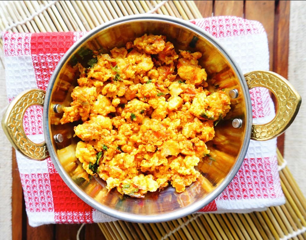 পনির ভুজিয়া: শীতের সকালে এই প্রাতরাশ খুবই মুখরোচক। যারা একটু চটপটে খাবার পছন্দ করেন, রুটি বা পরোটা দিয়ে কম তেলে ভাজা পনির ভুজিয়া খেয়ে দেখতে পারেন, মন্দ লাগবে না। তা ছাড়া পনিরে প্রচুর পরিমাণ প্রোটিনও রয়েছে।